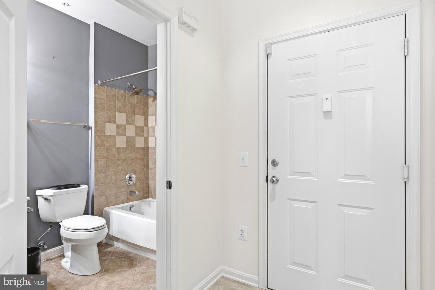 15612 Everglade Lane #404 photo 8