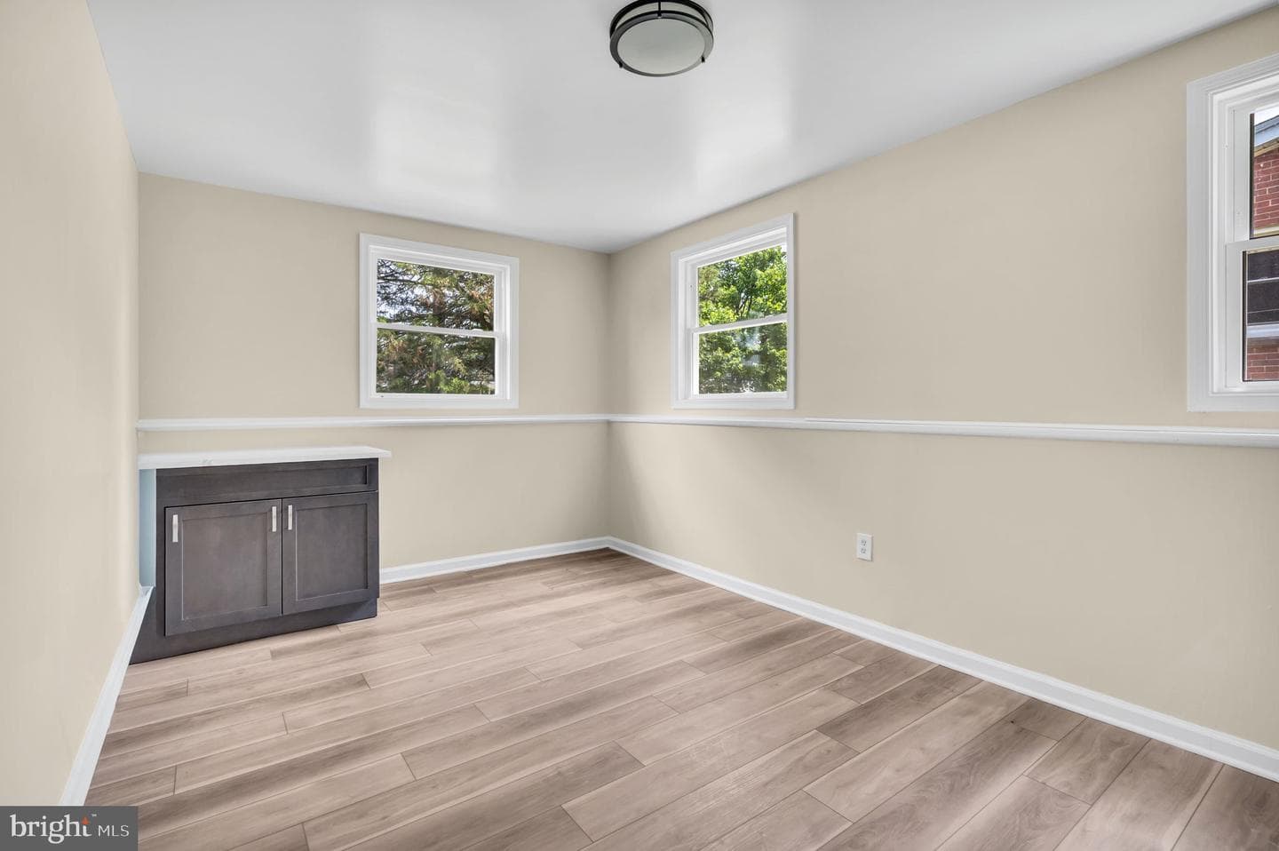 7536 Abbington Drive photo 8