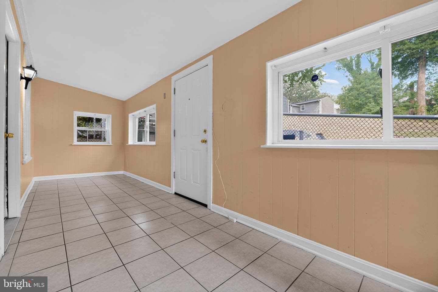1113 Jansen Avenue photo 9