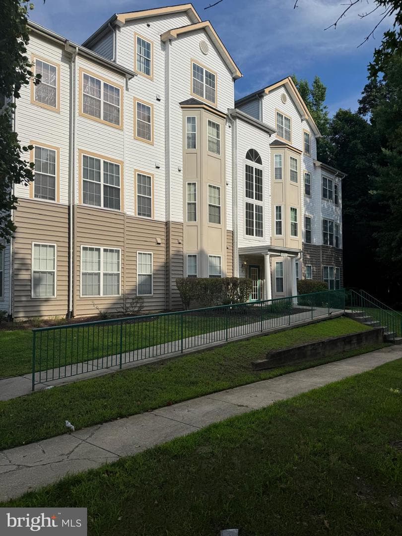 15607 Everglade Lane #b203, Bowie