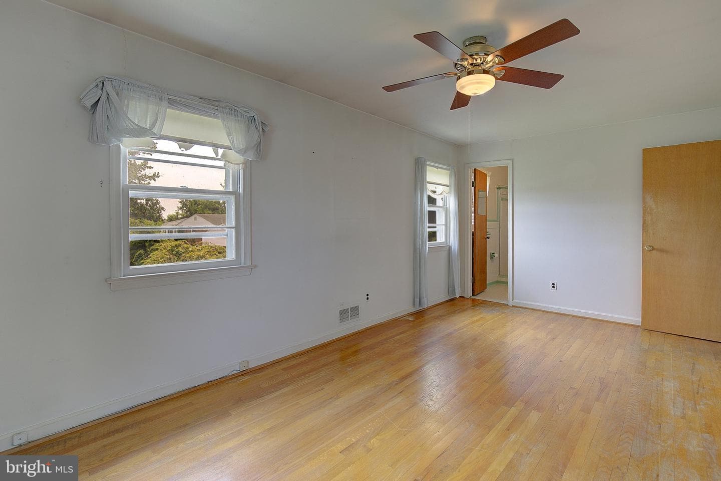 5907 Bedford Lane photo 19