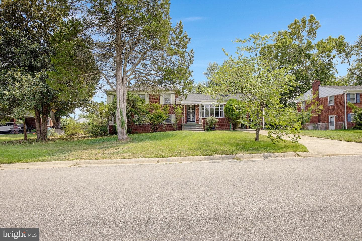 5907 Bedford Lane photo 4