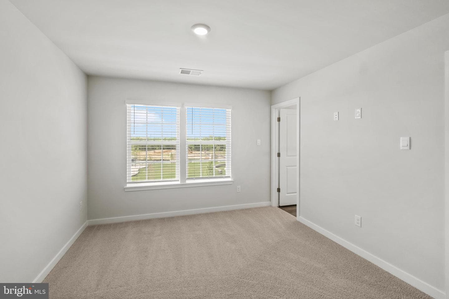 7535 Silver Thread Way photo 11