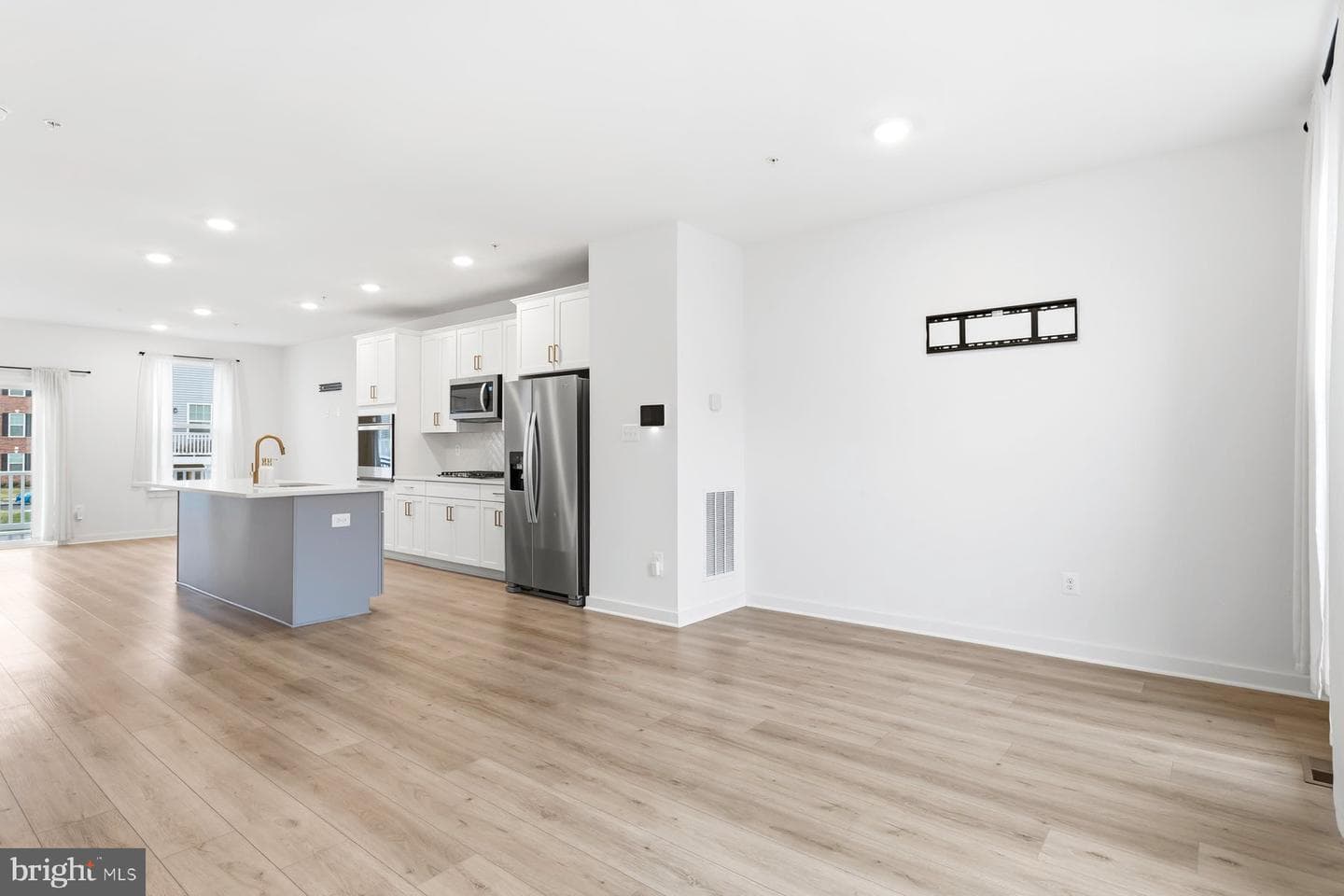 614 Glenn Lake Dr photo 3