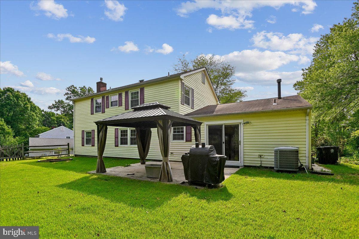 12218 Valerie Lane photo 4