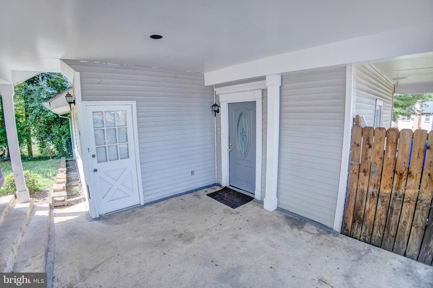 8526 Adelphi Road photo 3