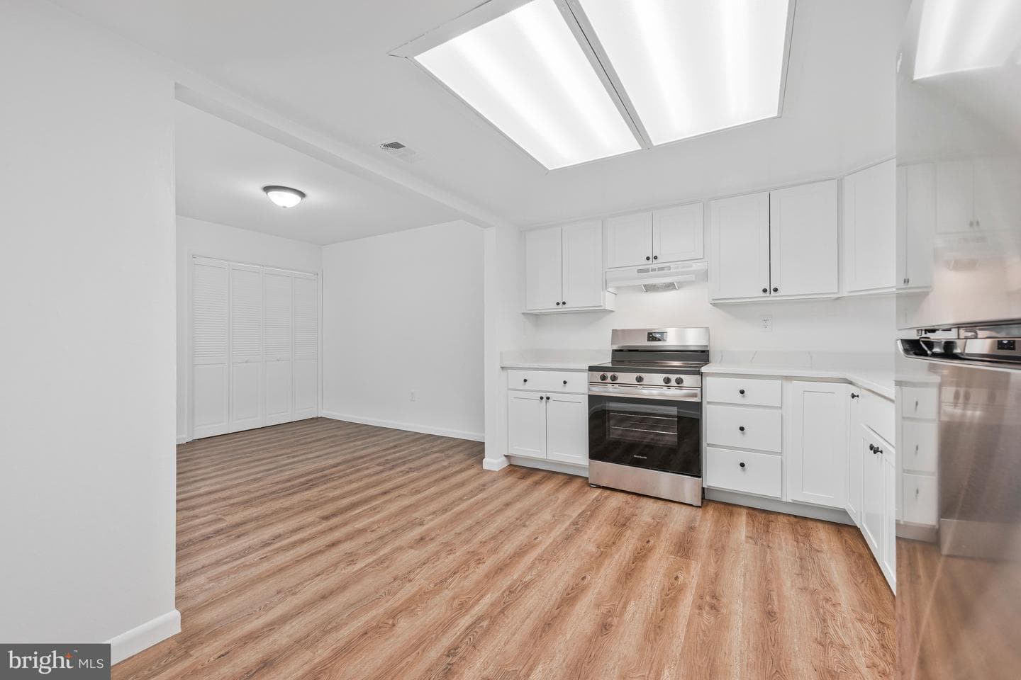 13004 Midsummer Lane photo 8