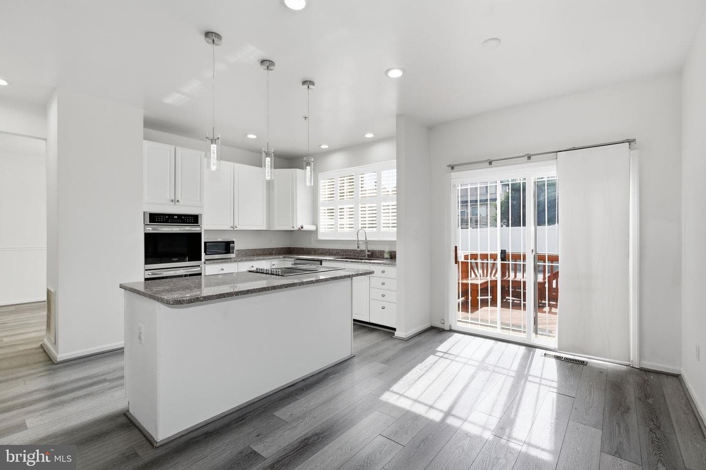 1209 Minnesota Way photo 3