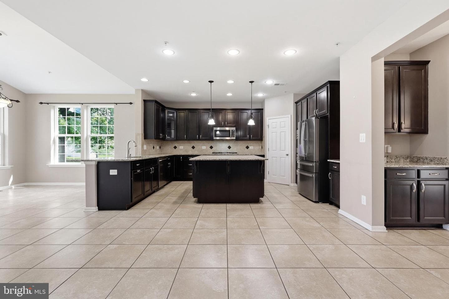 2700 Lake Forest Drive photo 13