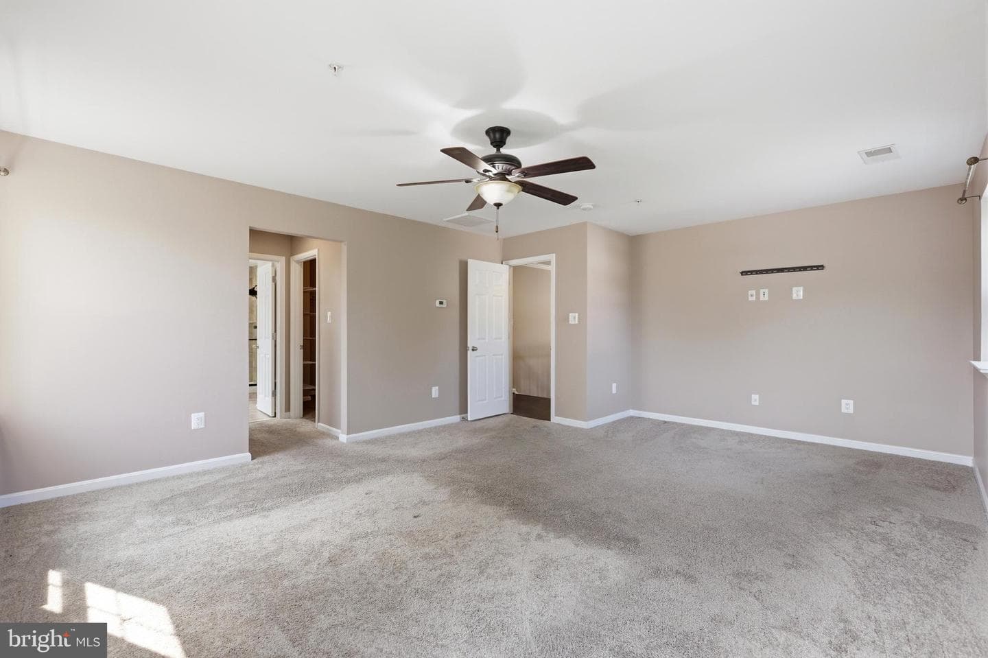 2700 Lake Forest Drive photo 24