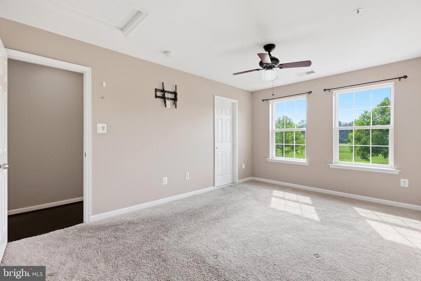 2700 Lake Forest Drive photo 31
