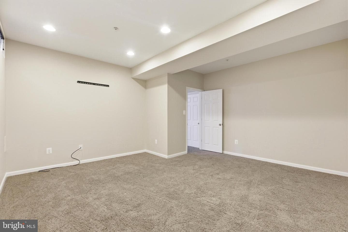 2700 Lake Forest Drive photo 46