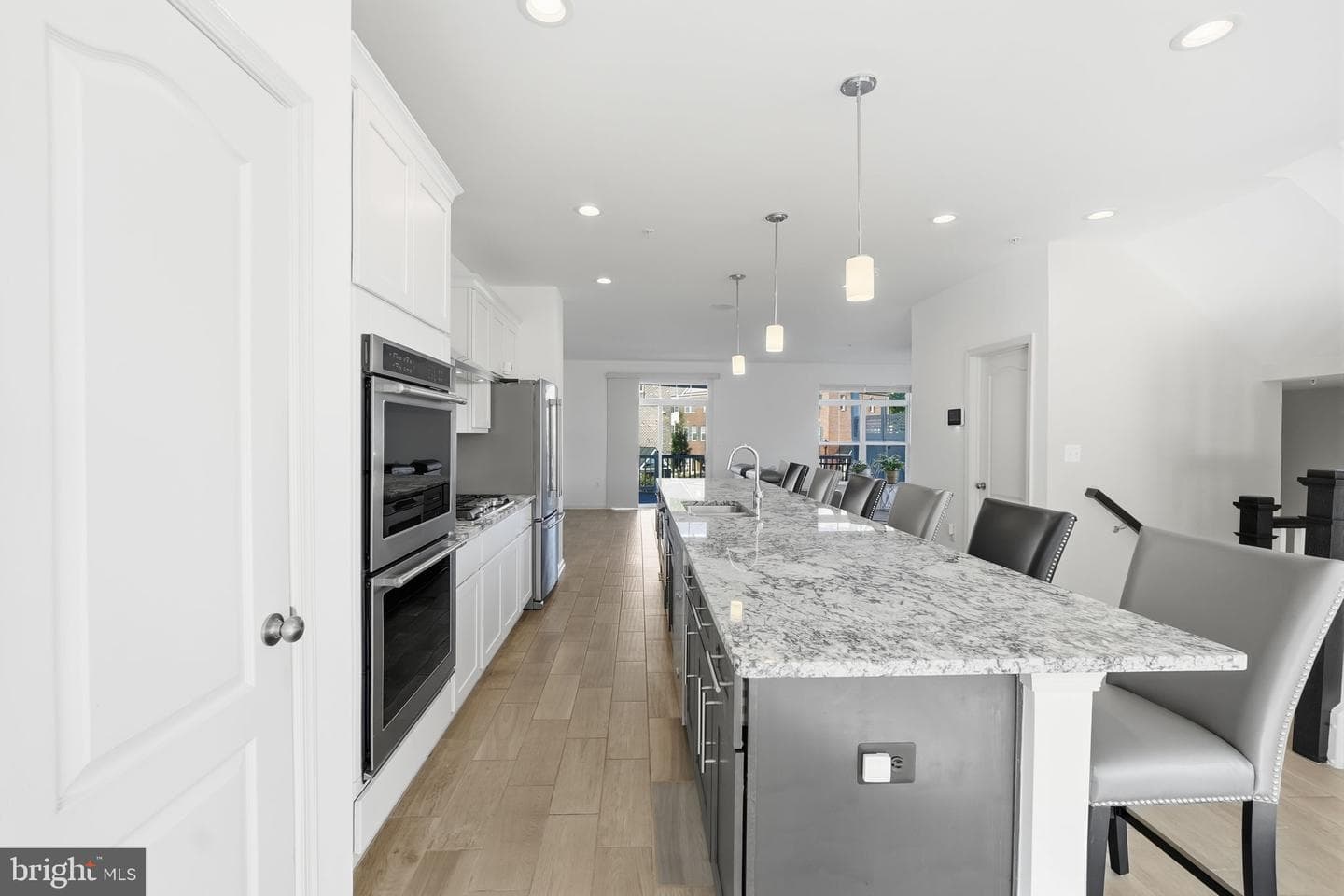 2818 Medstead Lane photo 8