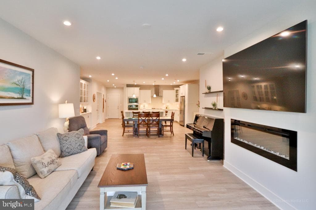 190 Harrier Way #11 photo 3