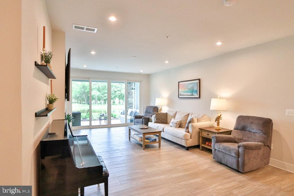 190 Harrier Way #11 photo 4