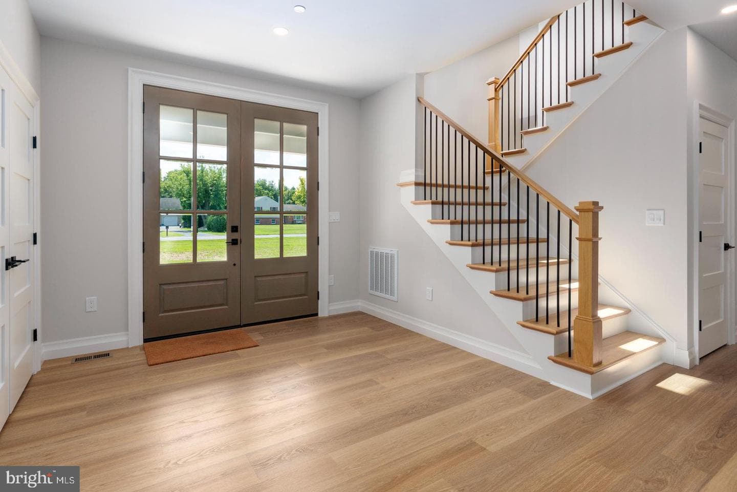 208 Tower Drive photo 9