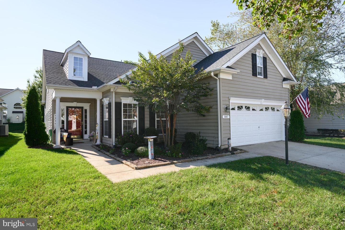 807 Harmony Way photo 2