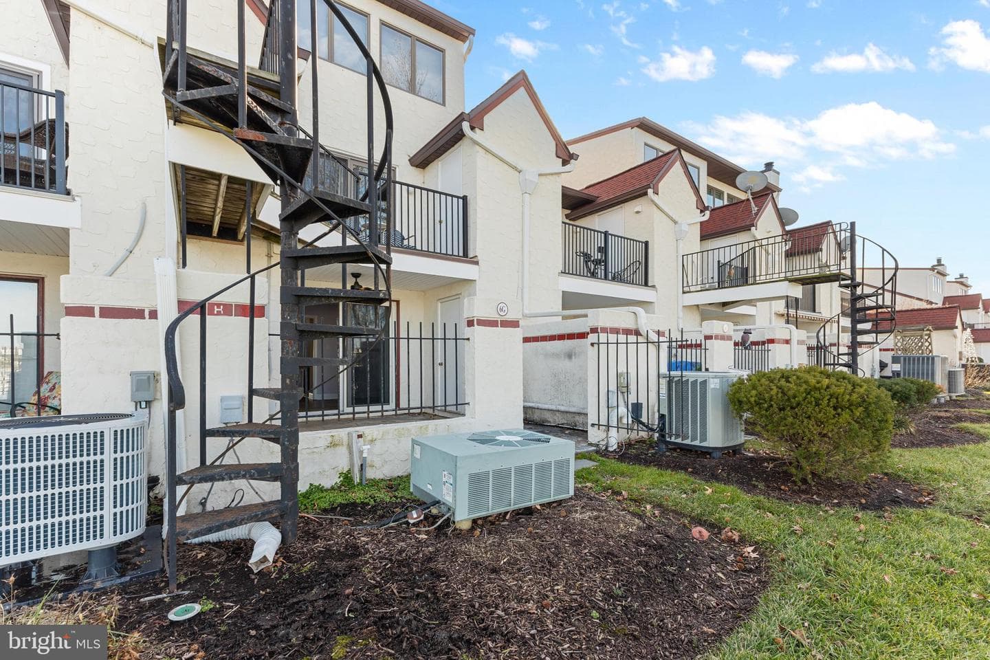 6 Queen Victoria Way photo 32