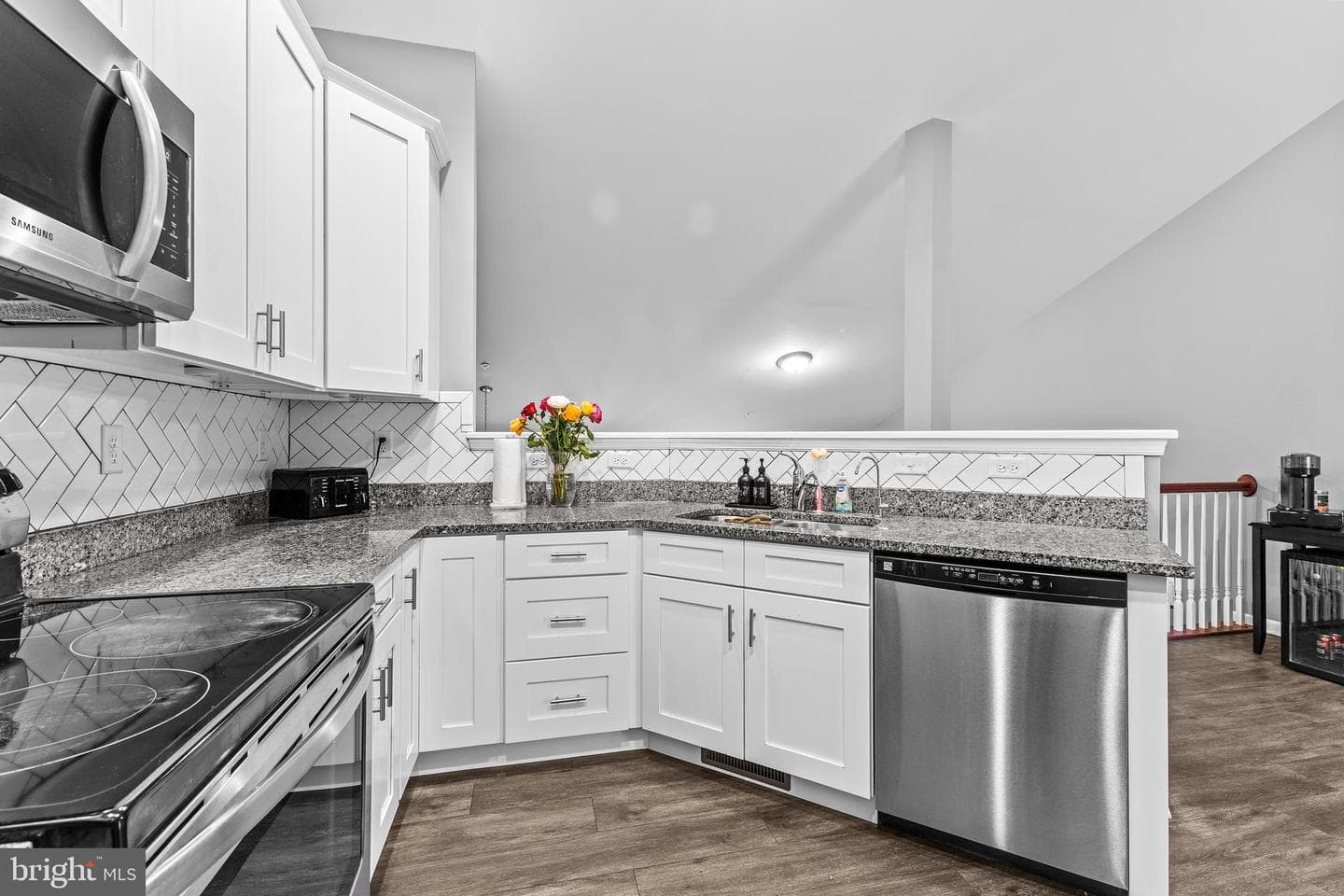 206 Melvin Avenue photo 9