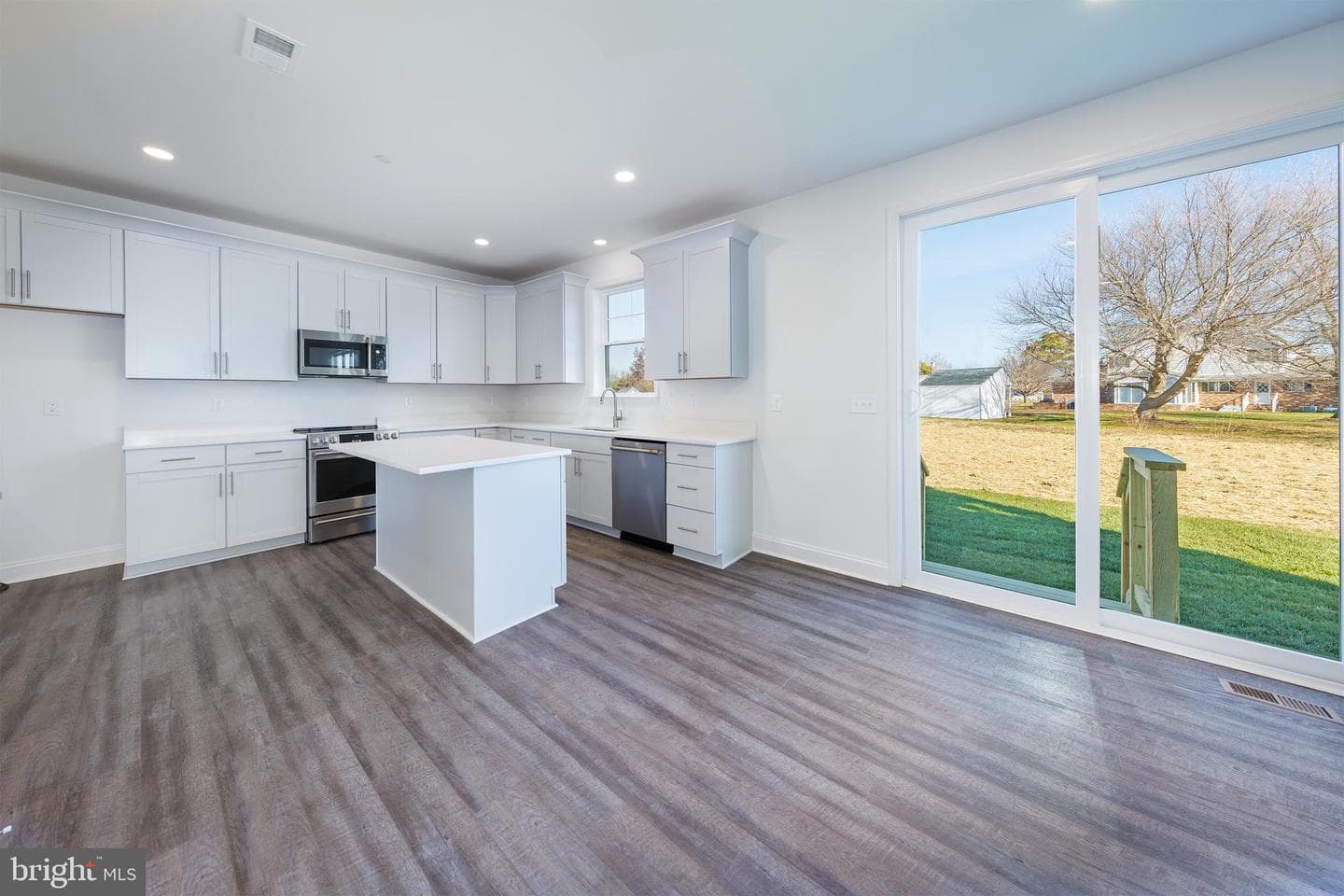 303 Queen Anne Club Drive photo 14