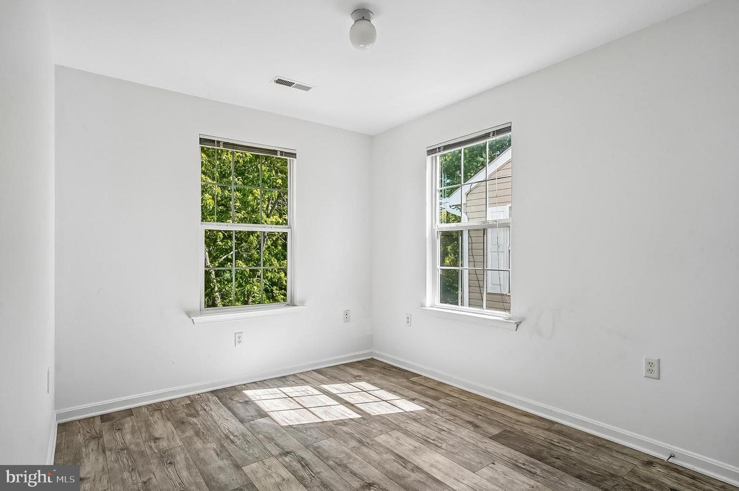 1025 Dundee Court photo 33