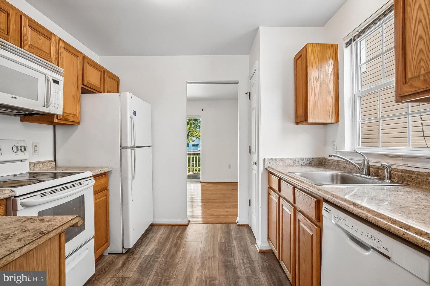 1025 Dundee Court photo 8