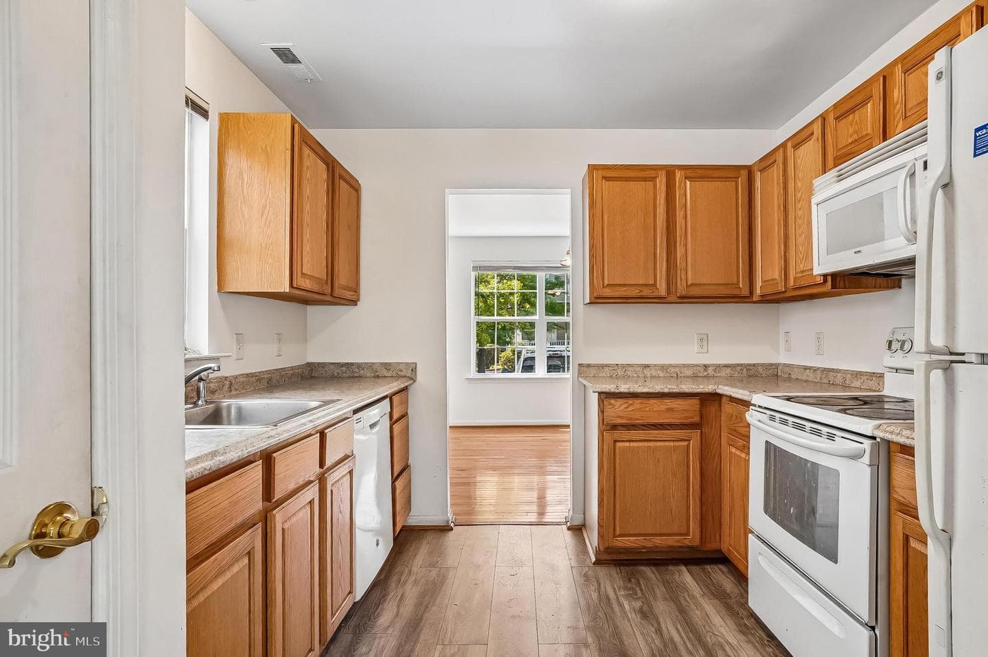 1025 Dundee Court photo 9