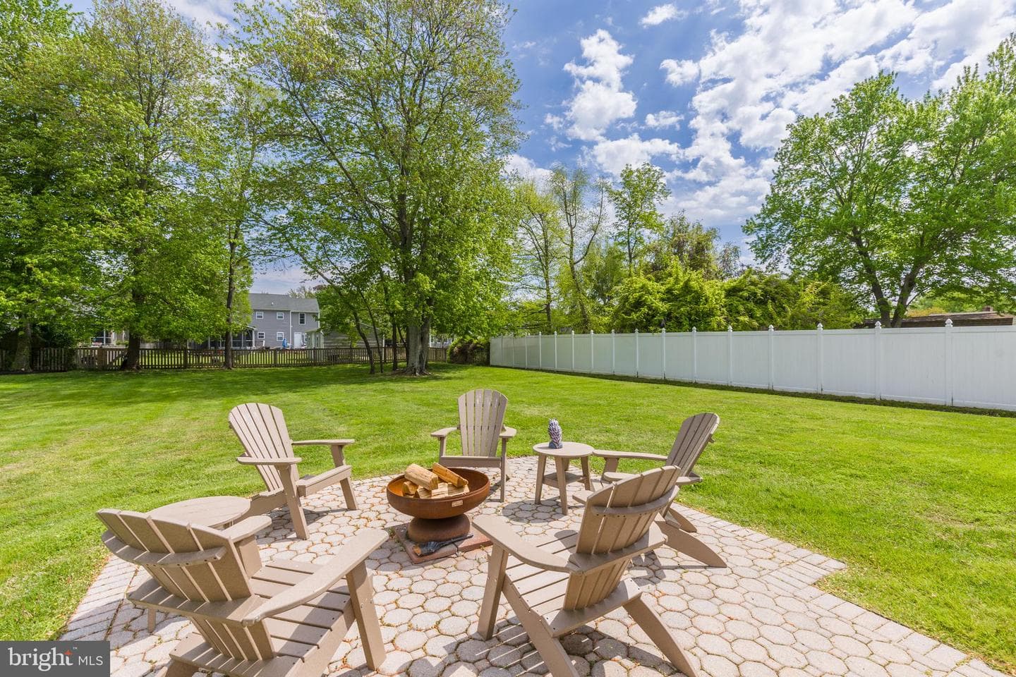 421 Victoria Way photo 35