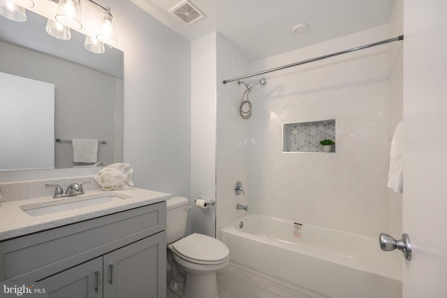 109 Bayview photo 23