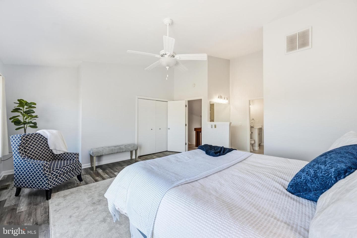 109 Bayview photo 26
