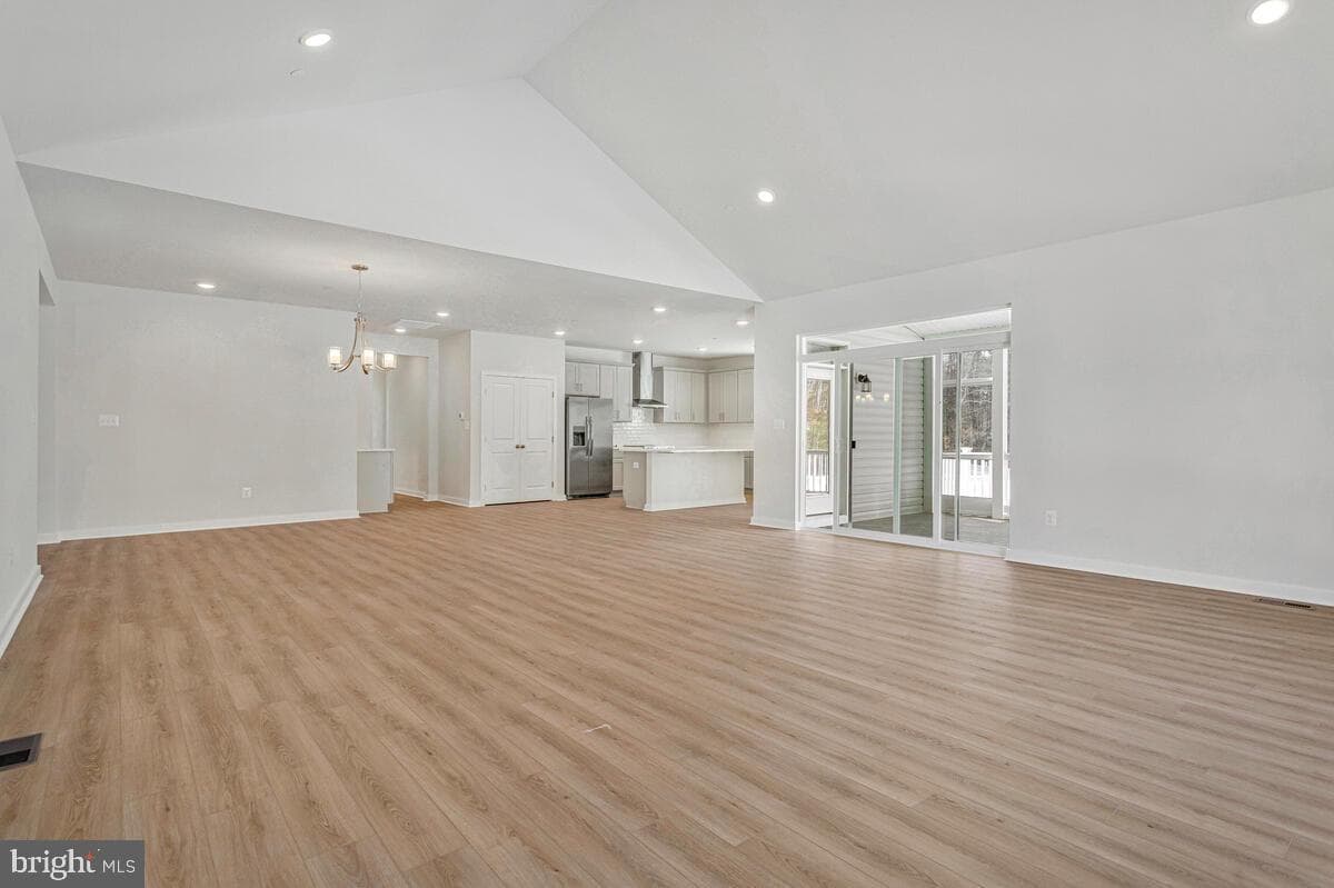 313 Columbia Lane photo 4