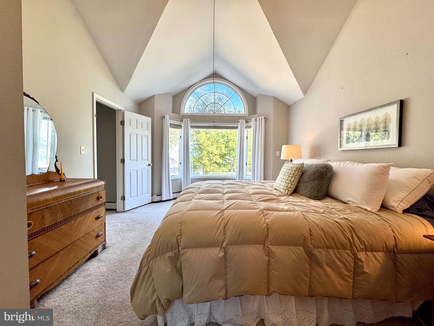 211 Queen Anne Road photo 2