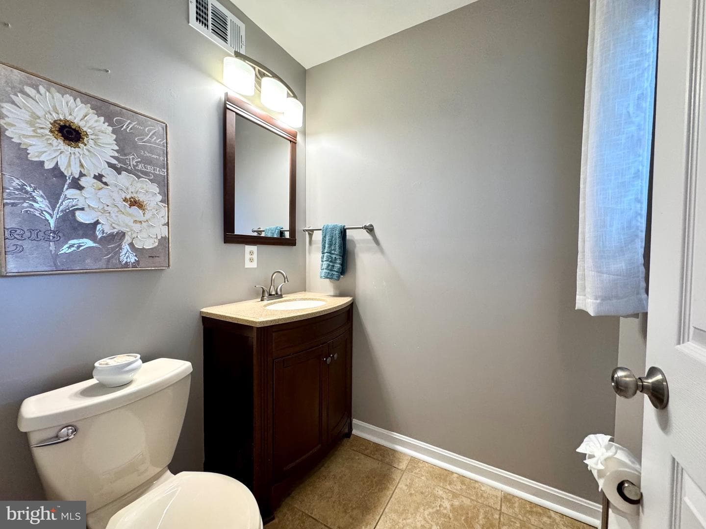 211 Queen Anne Road photo 21