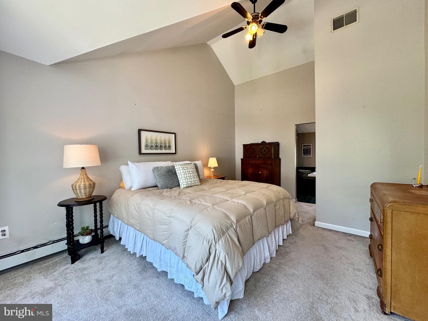 211 Queen Anne Road photo 32
