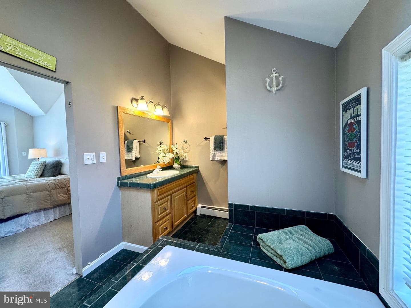 211 Queen Anne Road photo 39
