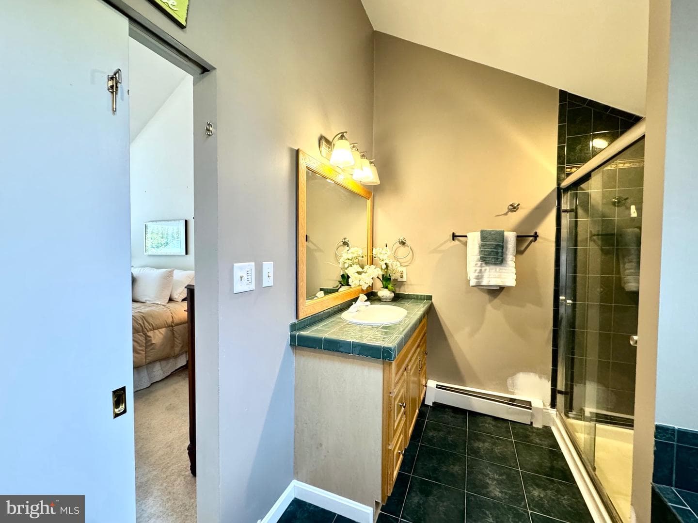211 Queen Anne Road photo 40