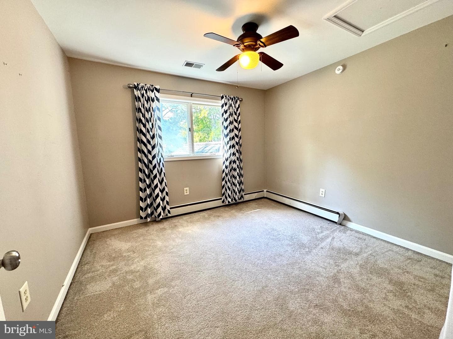 211 Queen Anne Road photo 44