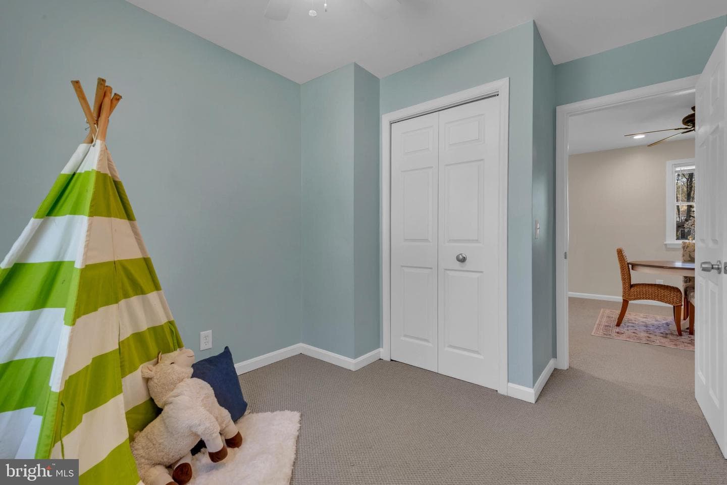 320 Mckay Road photo 31