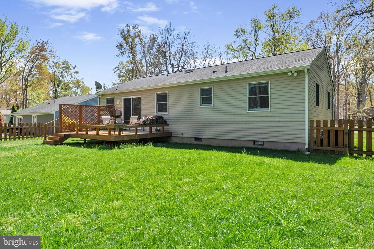 320 Mckay Road photo 38