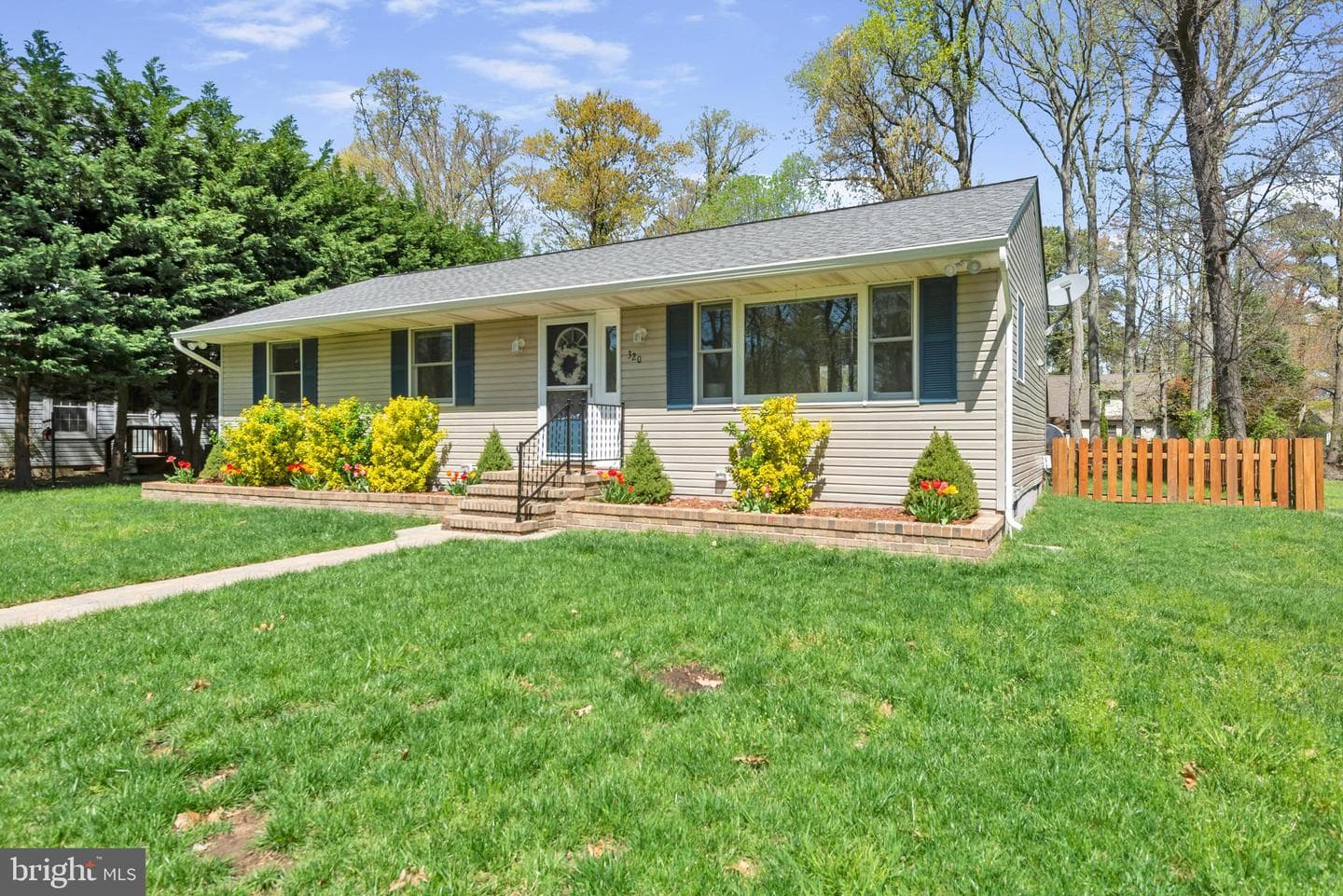 320 Mckay Road photo 7