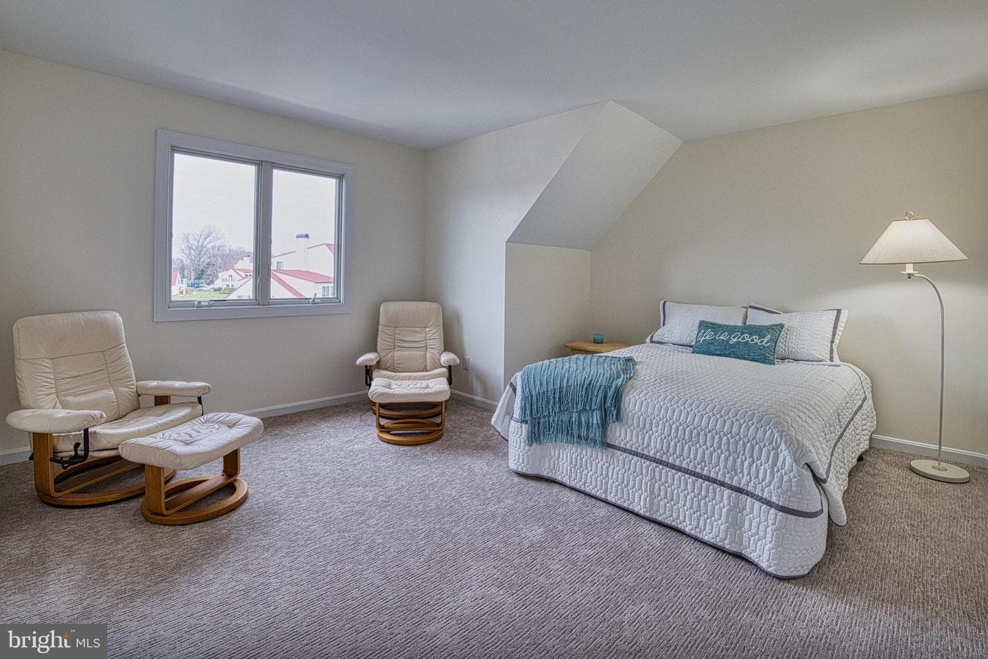 34 Queen Anne Way photo 18