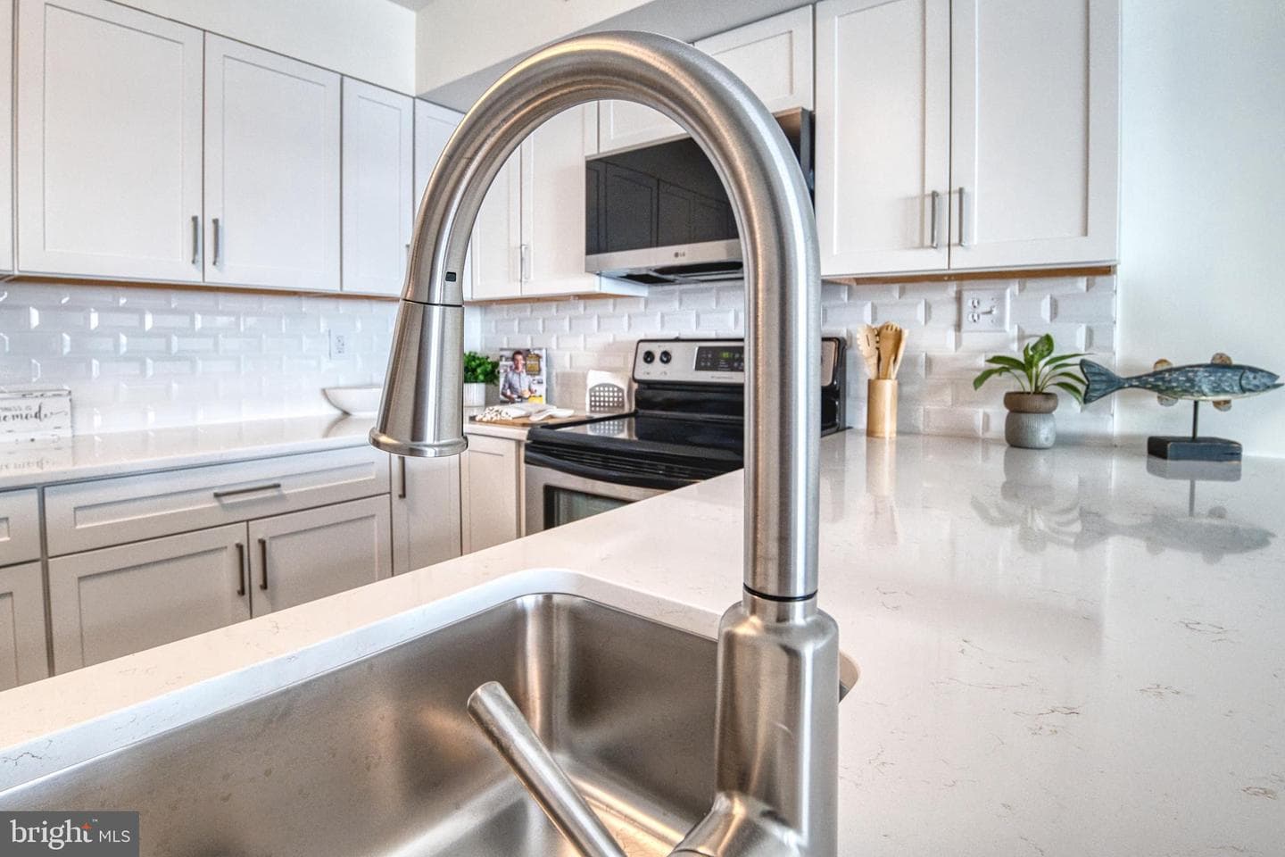 34 Queen Anne Way photo 8