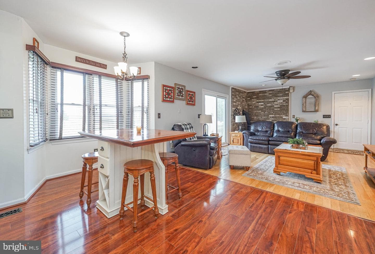 107 Chestnut Lane photo 32