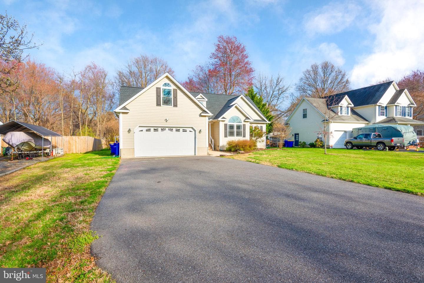 716 Cloverfields Drive photo 3
