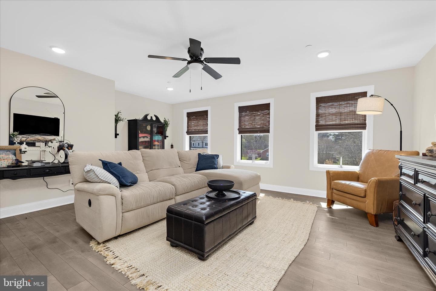 122 N Lake Drive photo 31