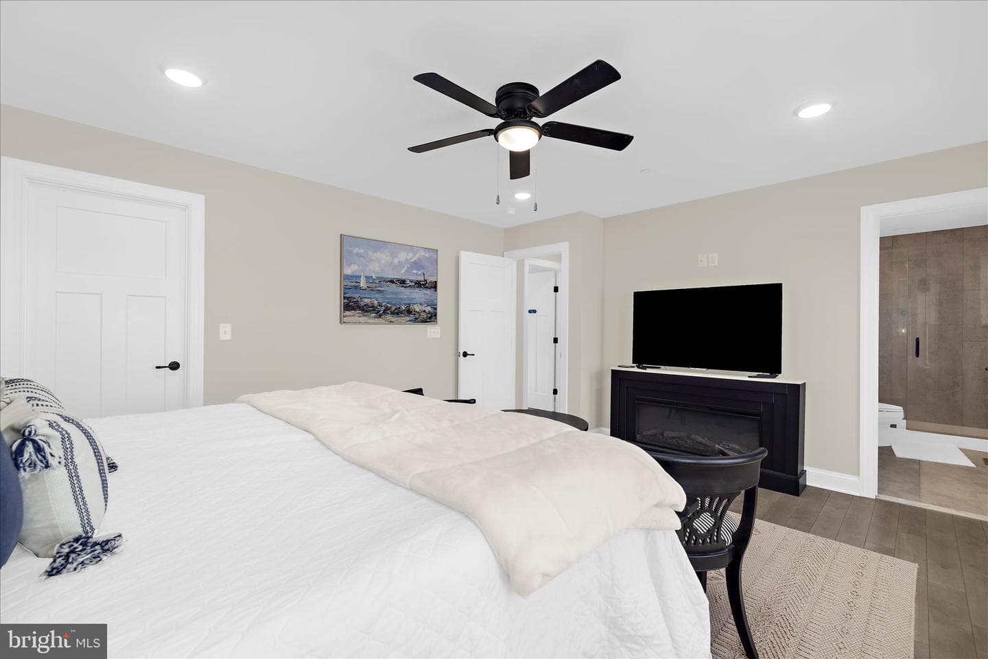 122 N Lake Drive photo 40