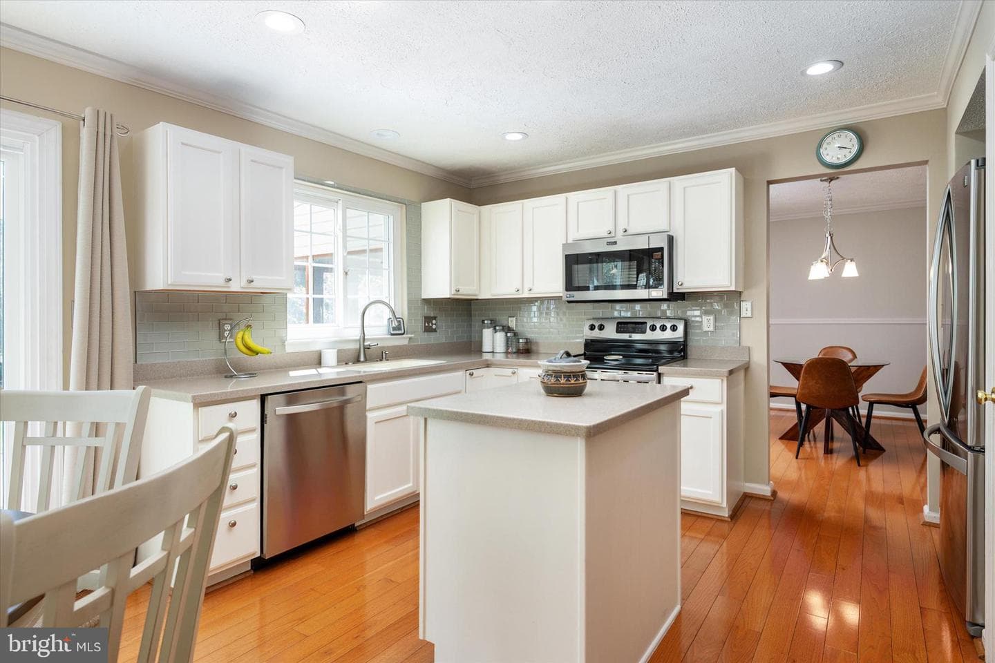 213 Edenderry Avenue photo 13