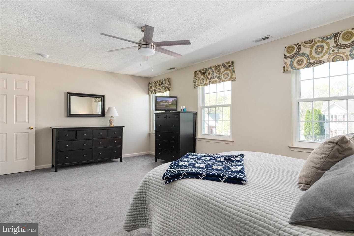 213 Edenderry Avenue photo 23