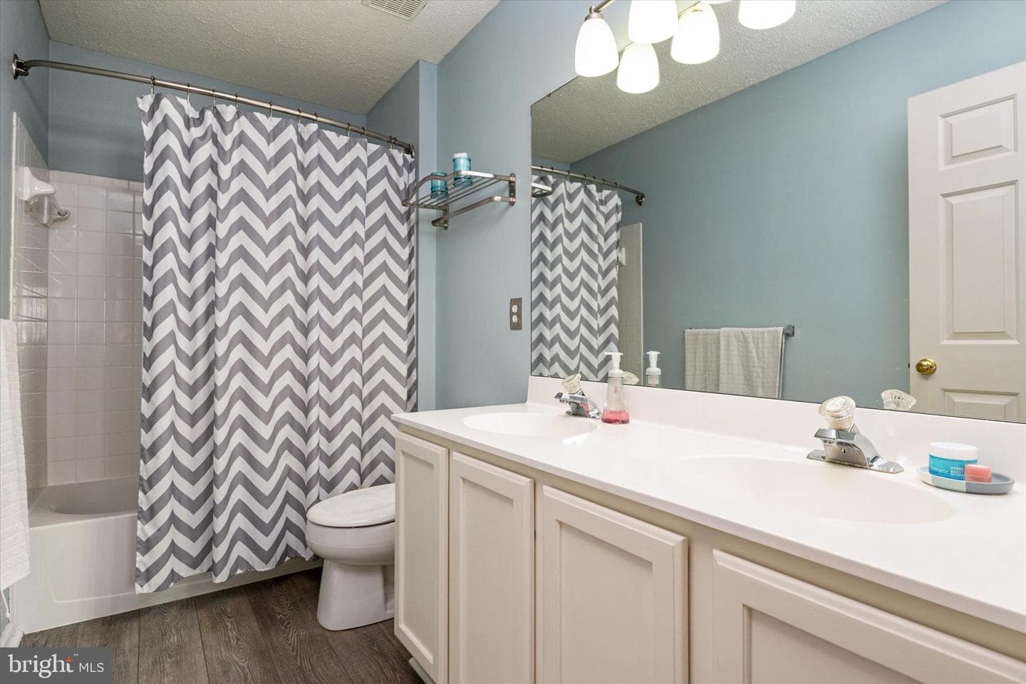 213 Edenderry Avenue photo 24