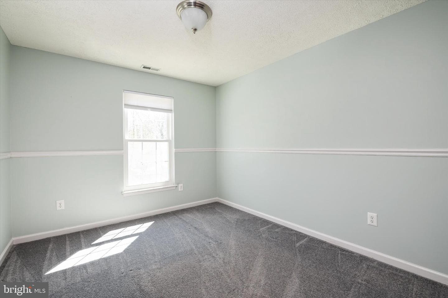 213 Edenderry Avenue photo 27